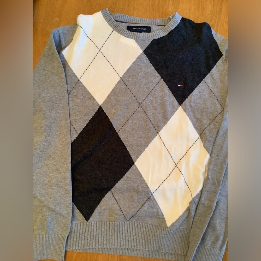 Tommy Hilfiger Men's Gray and Black Argyle Sweater